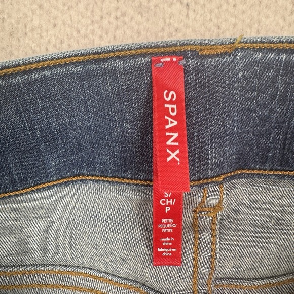SPANX Vintage Indigo Straight Leg Jeans Women's S Denim Pull On Faded Whiskered - Picture 2 of 11